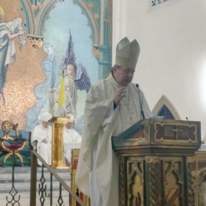 Nuncio Miroslaw invita a intensificar oración por la paz del mundo  entero