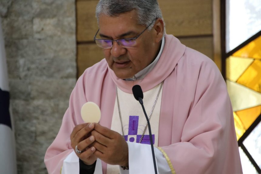 Monseñor Valdivieso, “Que el Señor nos de luz, para iluminar a otros ante la crisis”