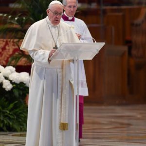 El Papa: Que el Resucitado sane las heridas de la Humanidad desolada