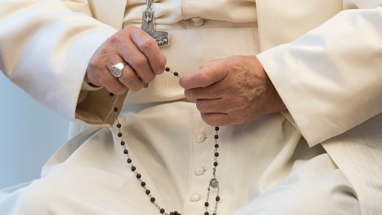 La oración del rezo del Santo Rosario con el Papa Francisco el 30 de mayo