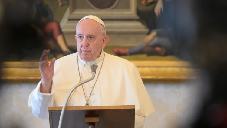 El Papa: Alerta sobre el peligro de seguir la voz del maligno  y no la de Dios