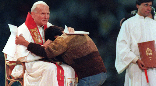 Papa a la juventud Polaca: “Juan Pablo II los inspire a caminar con Jesús”
