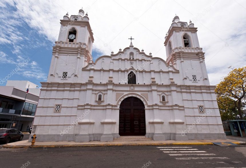 Catedral San Juan Bautistas, en la Diócesis de Chitré, abre las puertas a sus feligreses