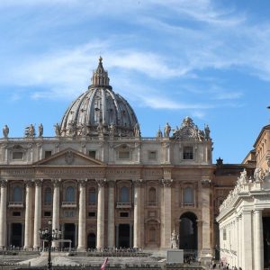 Papa Francisco nombró a dos mujeres, una para la Biblioteca Apostólica Vaticana y en la AIF