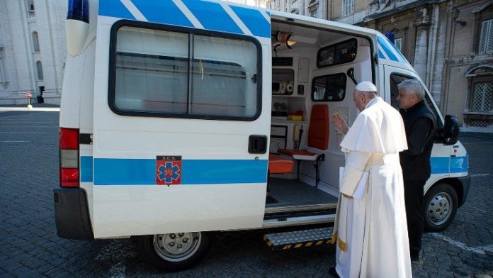 Vaticano: Las Personas sin techo tienen su ambulancia