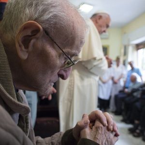 Mensaje del Papa a los sacerdotes que viven el tiempo de la vejez