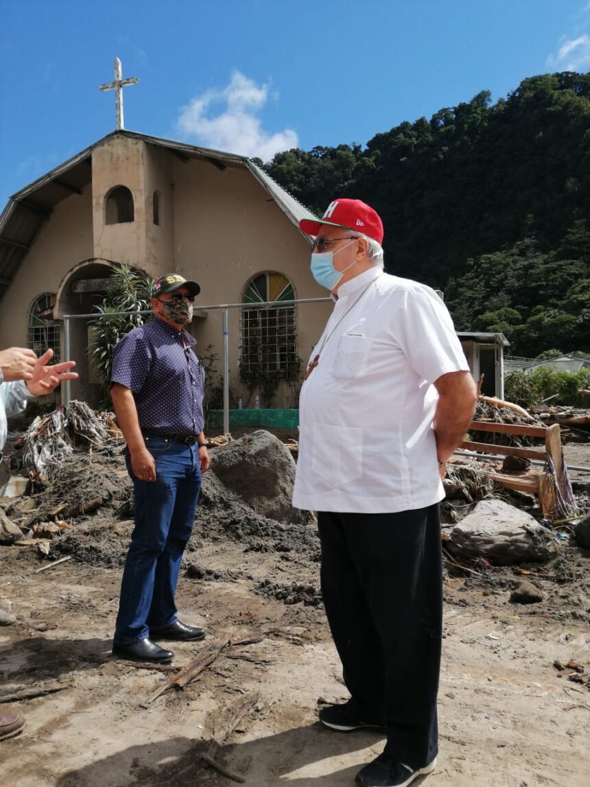 Mons. José Luis Cardenal Lacunza anima el trabajo de los voluntarios en pro de los damnificados