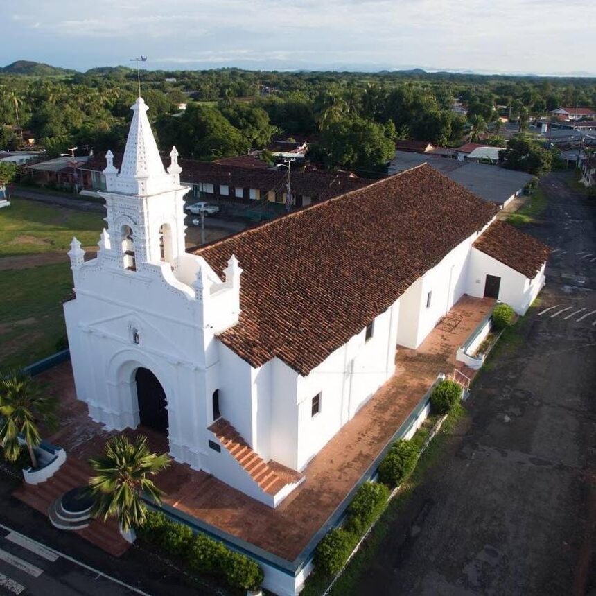 Bendicen el templo Santo Domingo de Guzmán, en Parita luego de su restauración