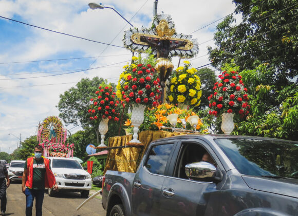 El pueblo de La Mesa celebró sus 30 años de devoción al Señor de los Milagros El pueblo de La Mesa celebró sus 30 años de devoción al Señor de los Milagros